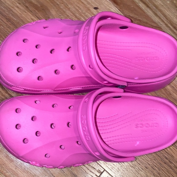 CROCS Vibrant Pink - Picture 1 of 7
